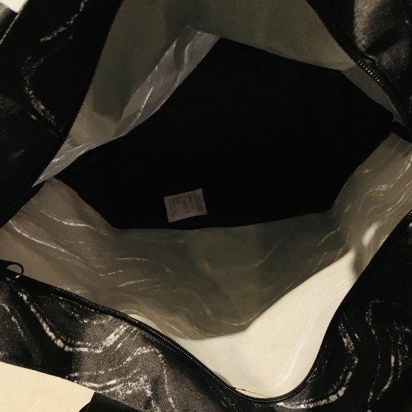 Nwt VICTORIA'S SECRET Weekender Tote - Picture 6 of 9